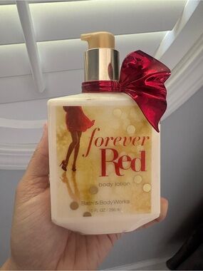 Bath & Body Works Original FOREVER RED Body Lotion Pump 10 oz 2/3 full